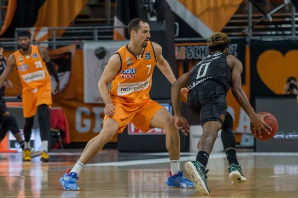 眼前一亮 眼前一亮